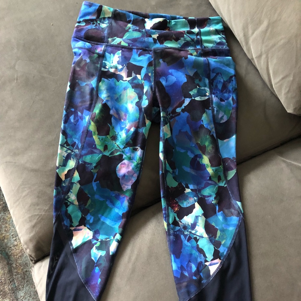 Authentic Athleta cropped leggings! Worn once!